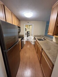 Building Photo - Beautiful Condo in a Beautiful Community