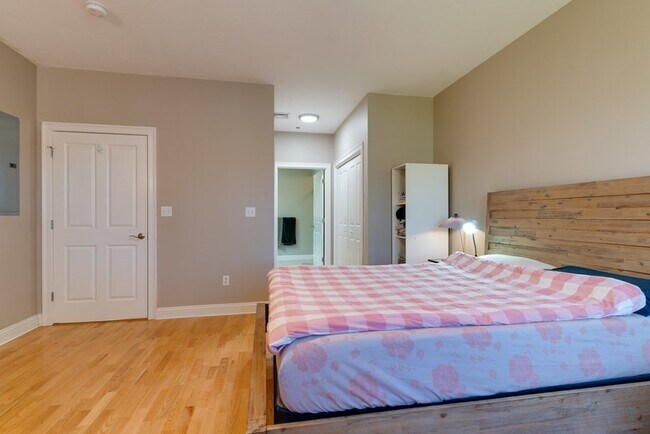 Building Photo - 21 Rockland St