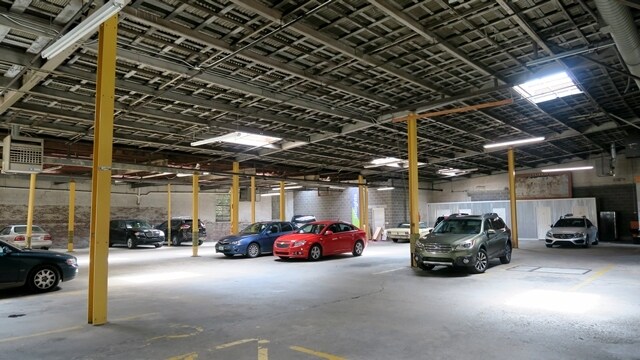 Building Photo - 406 4th St E