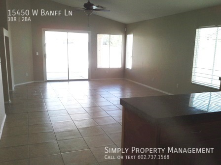 Building Photo - Spacious 3 Bedroom 2 Bathroom Home with Pool!