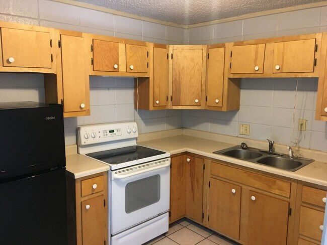 Building Photo - 8 Pinetree Apartment Rd