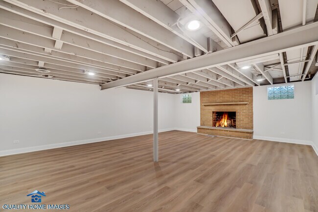 Building Photo - 335 Brookside Ln