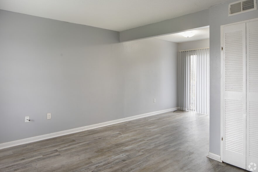 Building Photo - Bridgeport Apartments