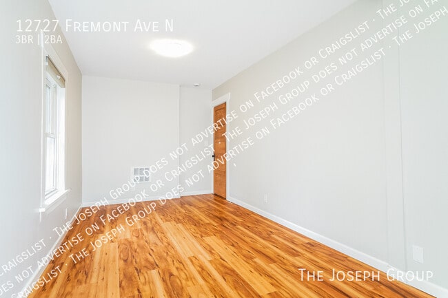 Building Photo - 12727 Fremont Ave N