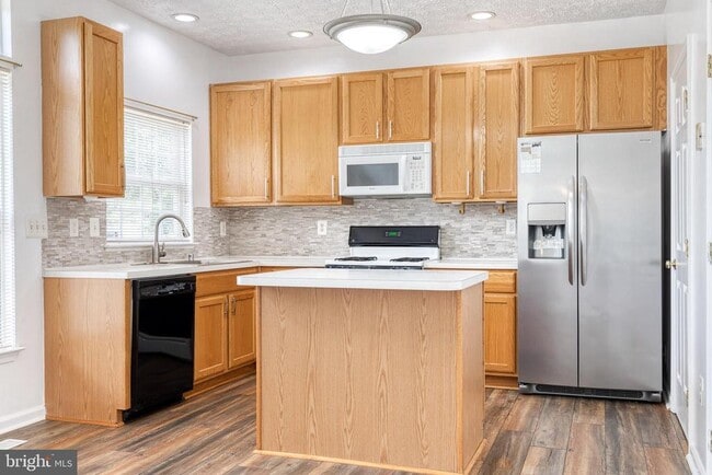 Building Photo - 116 Leeds Creek Cir
