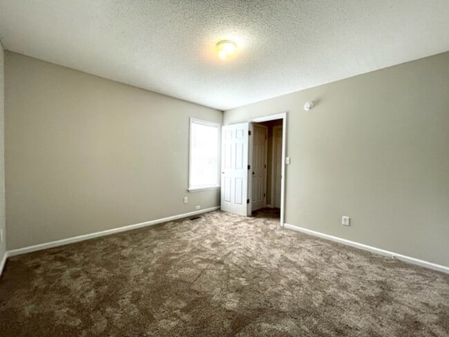 Building Photo - Welcome to Horse Creek Farms!