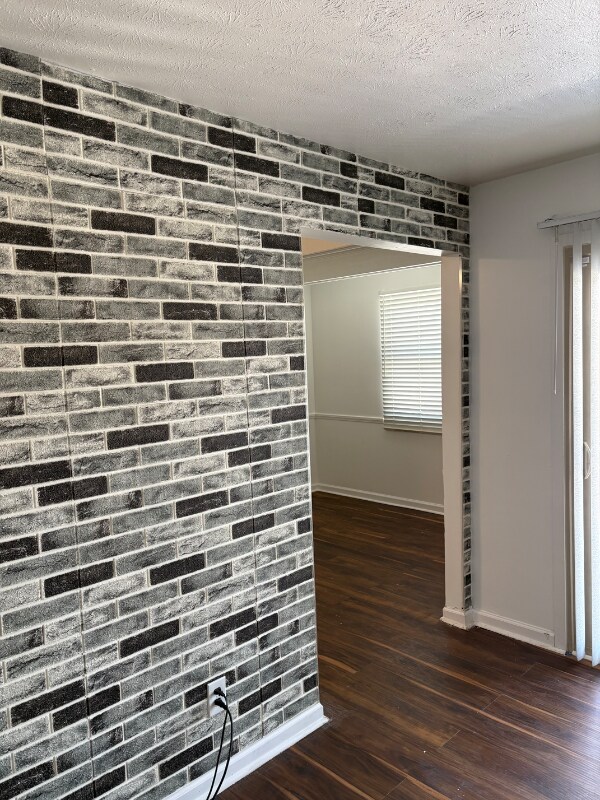 Building Photo - 4326 Villa Dr