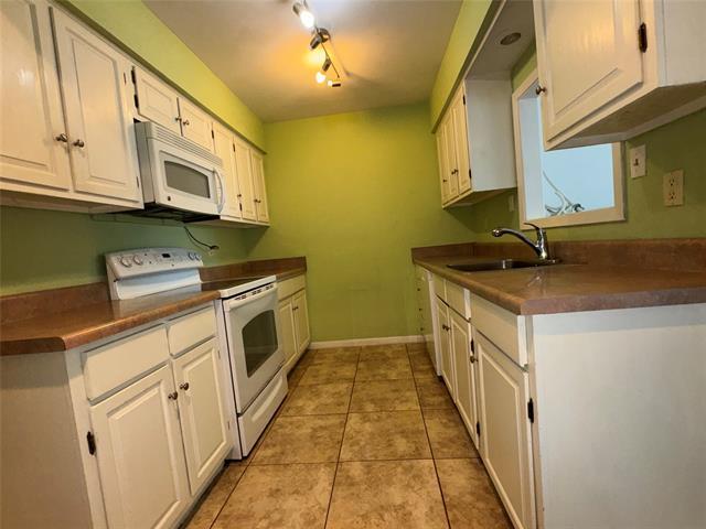 Building Photo - 9106 Emberglow Ln