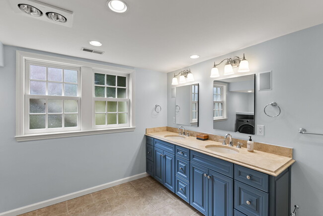 Building Photo - 309 Greenbriar Rd
