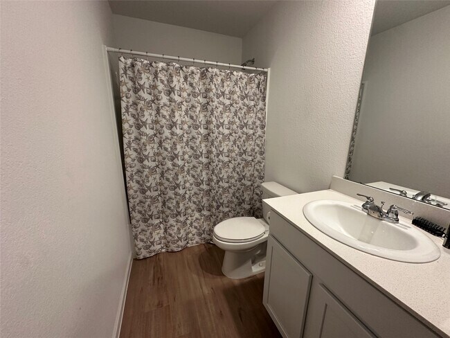 Building Photo - 21042 Longeni Dr