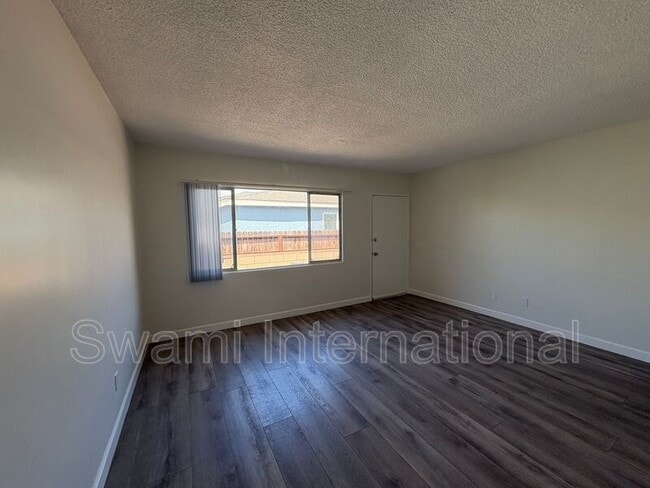 Building Photo - 21612 Berendo Ave