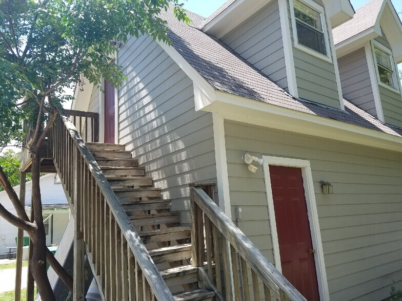 Primary Photo - 619 Washburn St