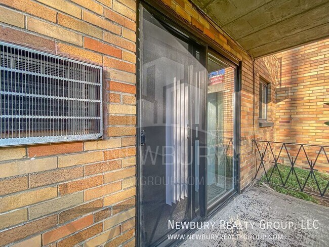 Building Photo - 1459 Poplar St