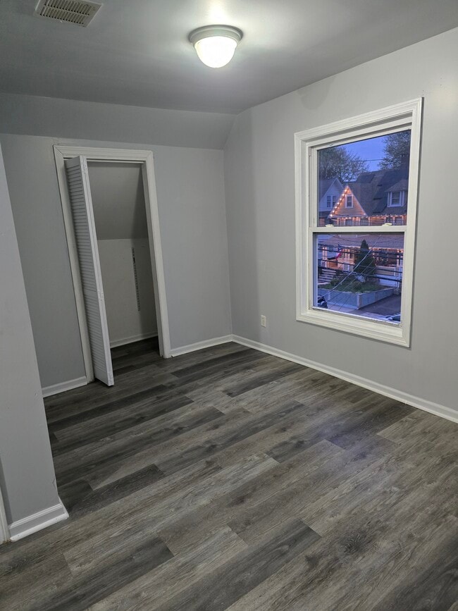 Building Photo - 61 Savoy St