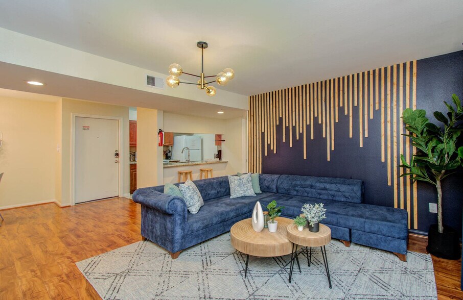 Building Photo - 8415 Hearth Dr