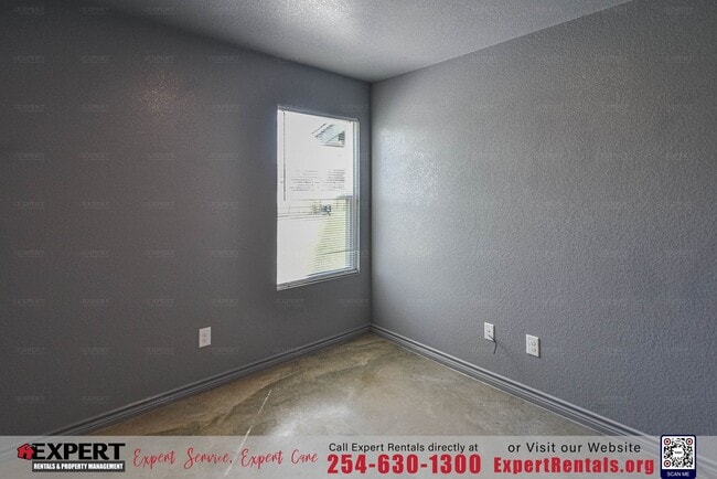 Building Photo - Discover the perfect blend of comfort and convenience!!