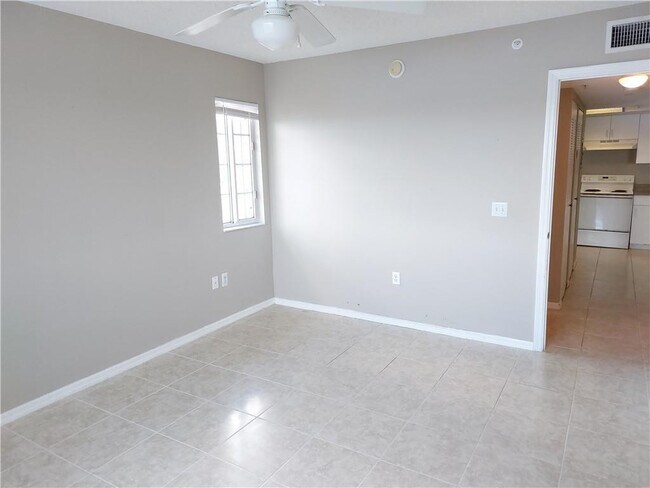 Building Photo - 5001 Wiles Rd