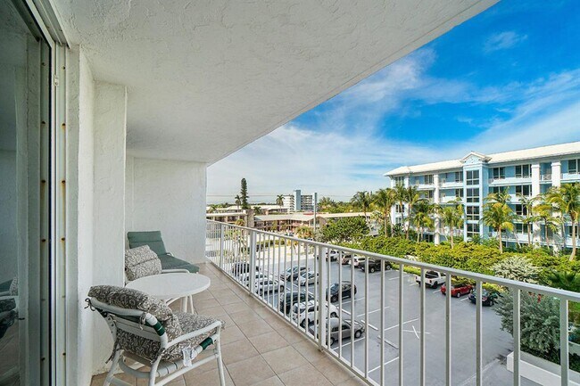 Building Photo - 800 SE 20th Ave