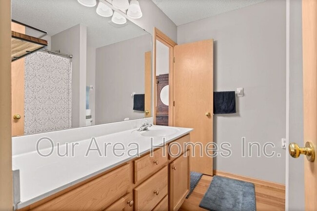 Building Photo - 6836 Meadow Grass Ln S