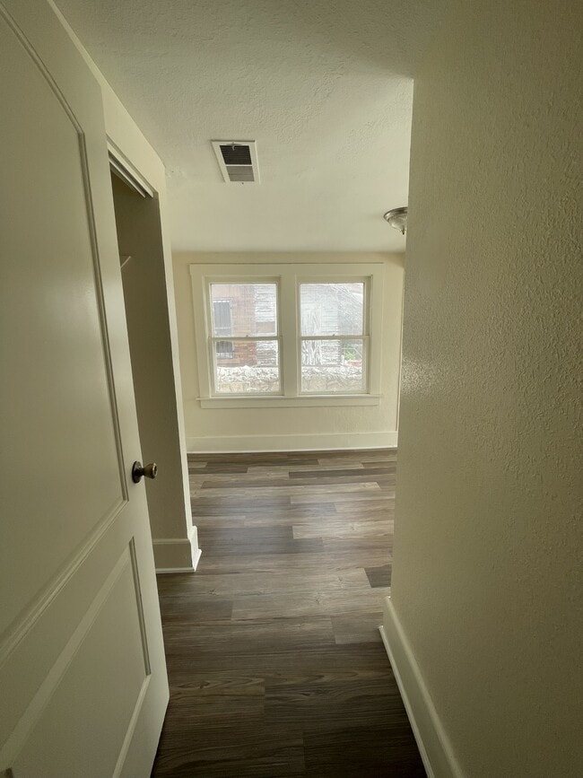 Building Photo - 3720 Chester Ave