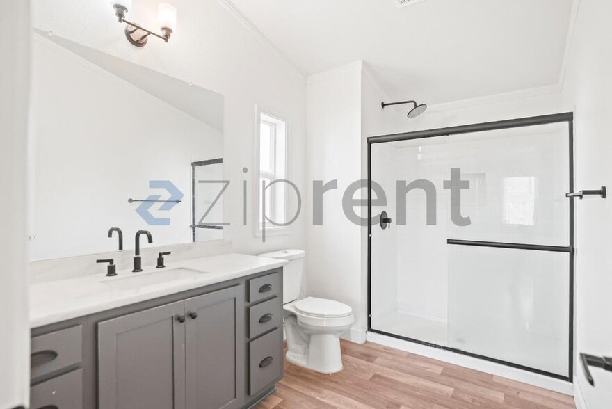 Building Photo - 2838 Romagnolo St