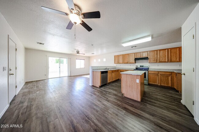 Building Photo - 2428 S 84th Gln