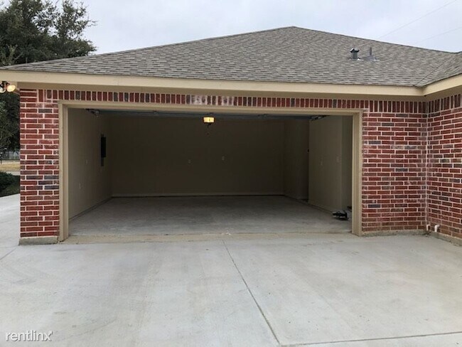 Building Photo - 3 br, 2 bath House - 1705 Carverly Drive