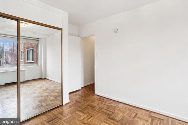 Building Photo - 4000 Tunlaw Rd NW