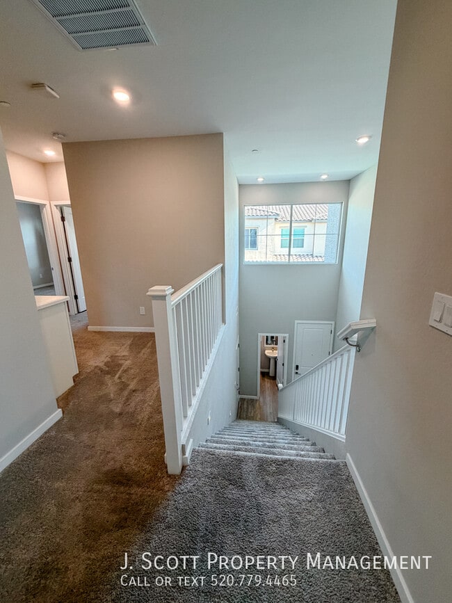 Building Photo - 4604 S Park Grove St