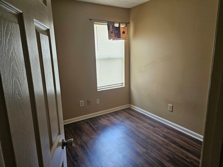 Building Photo - 3835 Conley Downs Dr