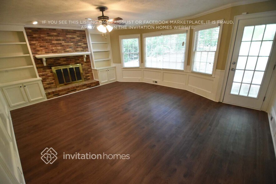 Building Photo - 2350 Ciji Cir