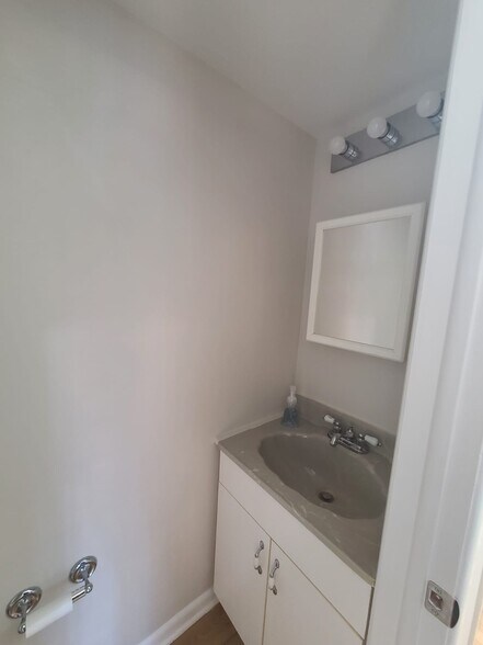 Building Photo - 534 Church Rd