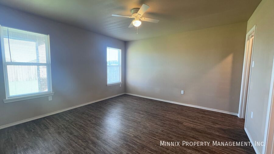 Building Photo - 2412 N Ave O