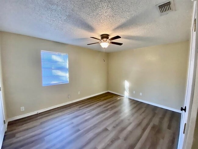 Building Photo - 6801 Camden Ln