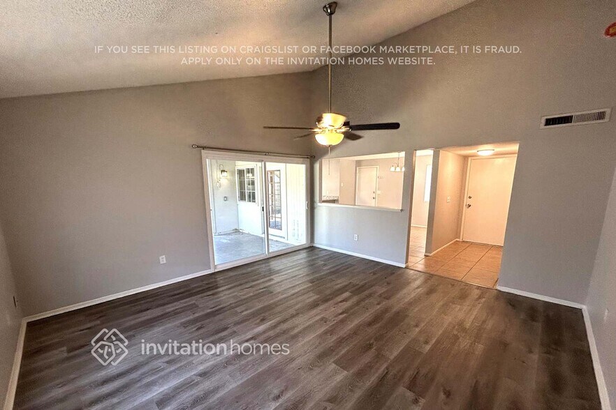 Building Photo - 5552 W Carol Ave