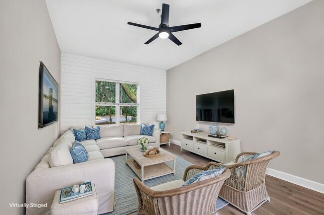 Building Photo - Modern Comfort in the Heart of Johns Island