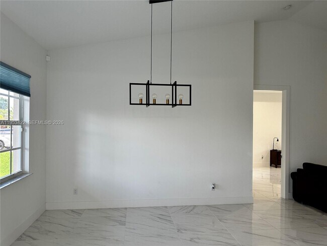 Building Photo - 1222 SW Herald Rd