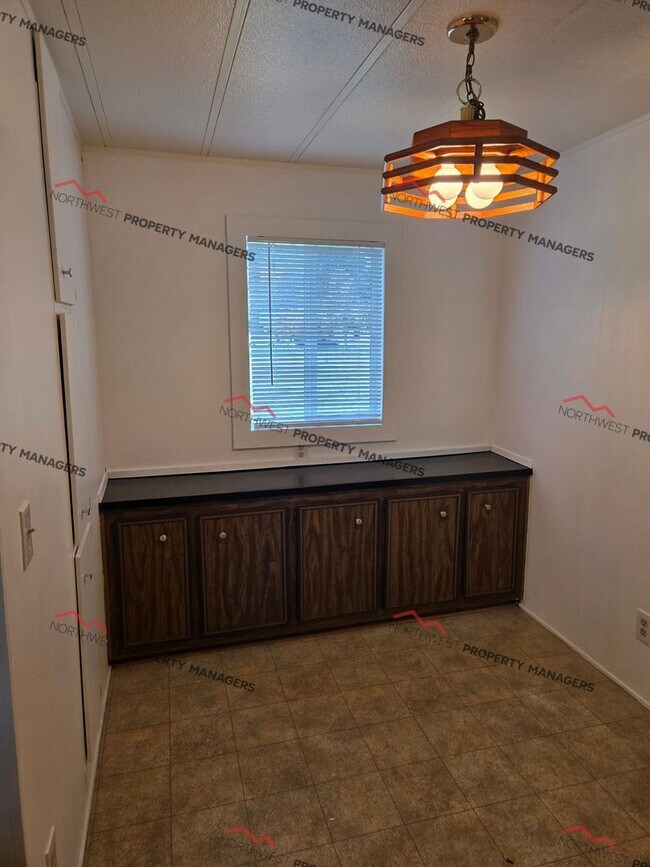 Building Photo - STATUS: AVAILABLE | R255G | $1750