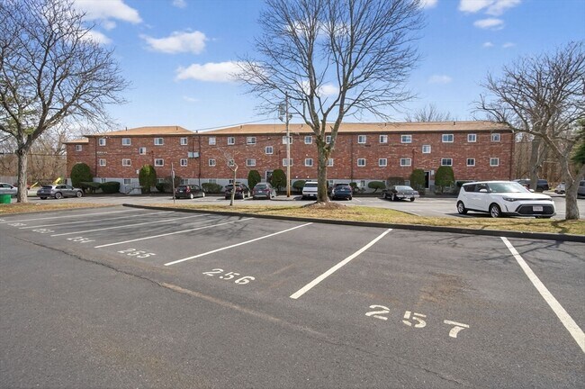 Building Photo - 20 Westgate Rd