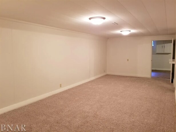 Building Photo - 806 S Cottage Ave