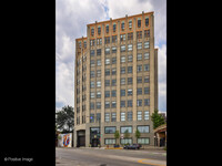 Building Photo - 1550 S Blue Island Ave