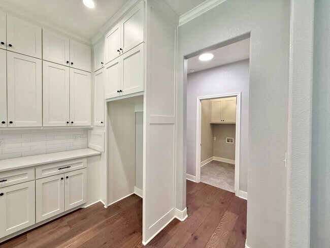 Building Photo - Beautiful and Spacious 3-Bedroom, 2-Bath R...