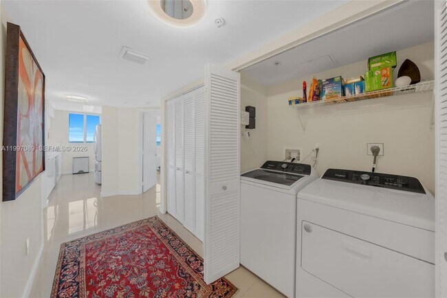 Building Photo - 650 West Ave