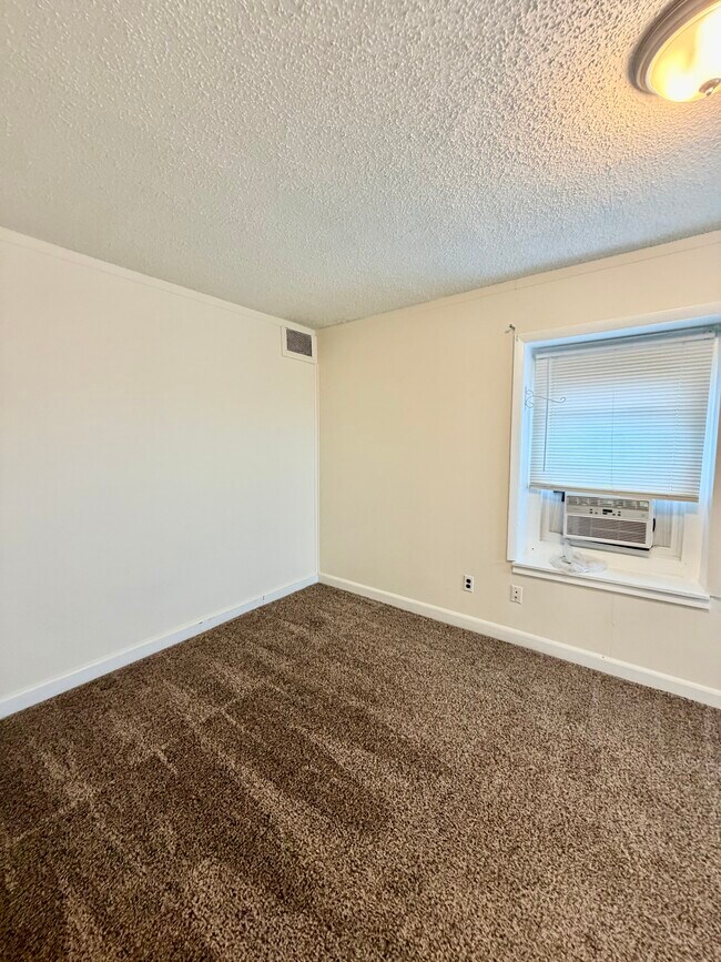 Building Photo - 8921-25 Frankford Ave