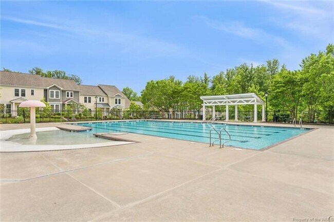 Building Photo - New Town 3 Bedroom, 3.5 Bath Townhome