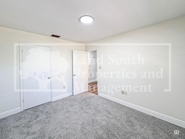 Building Photo - 1511 1/2 S. Dakota Avenue