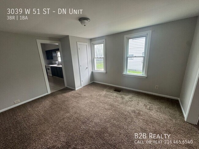 Building Photo - 3039 W 51st St
