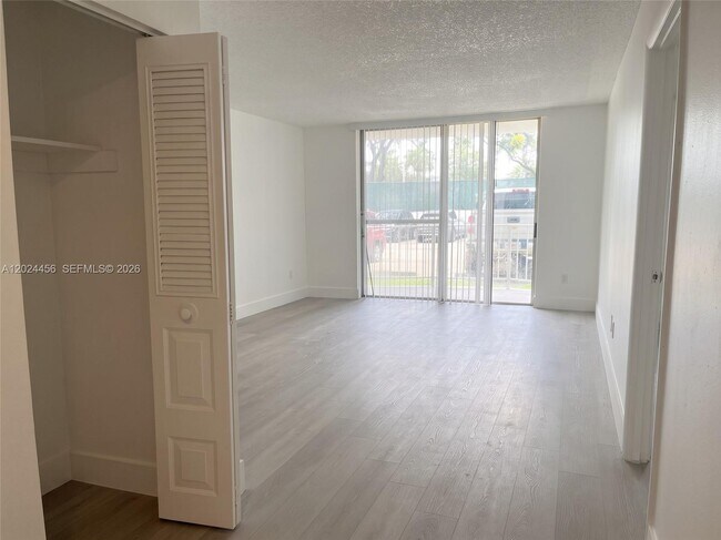 Building Photo - 484 NW 165th St