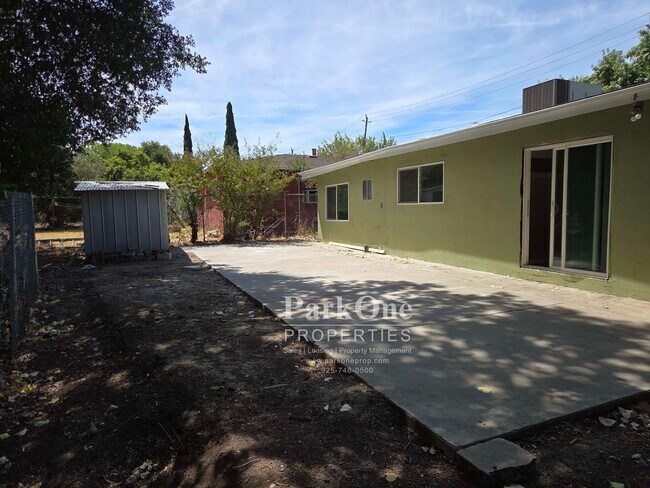 Building Photo - 919 Carpino Ave