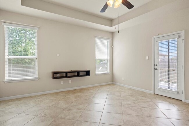 Building Photo - 307 Limestone Creek